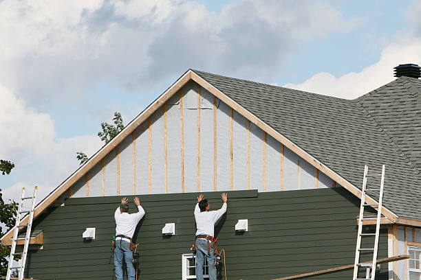 Professional Siding Contractor technician working in Fanwood, NJ